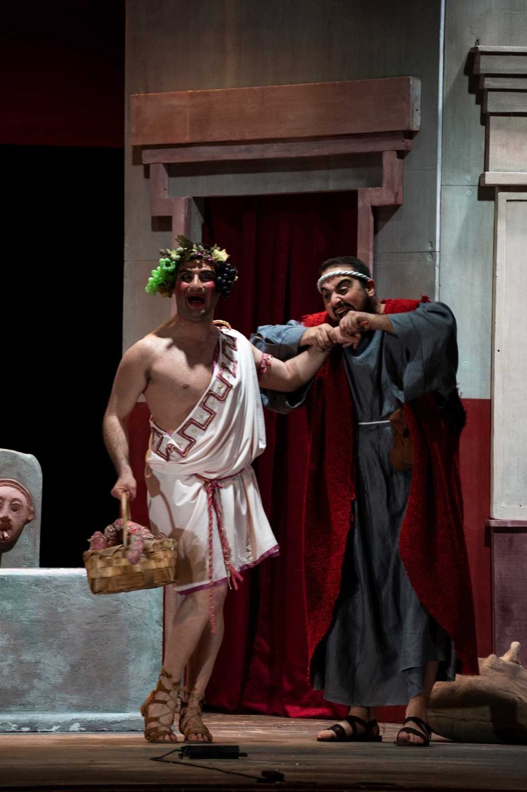 Festival Teatrale Di Scena A Fasano In Arrivo Grasse Risate Con I Menecmi La Commedia