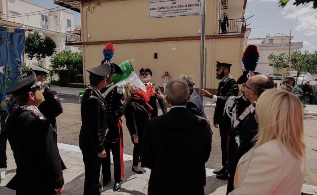 Grande commozione per l’inaugurazione della Via Generale Carlo Alberto Dalla Chiesa